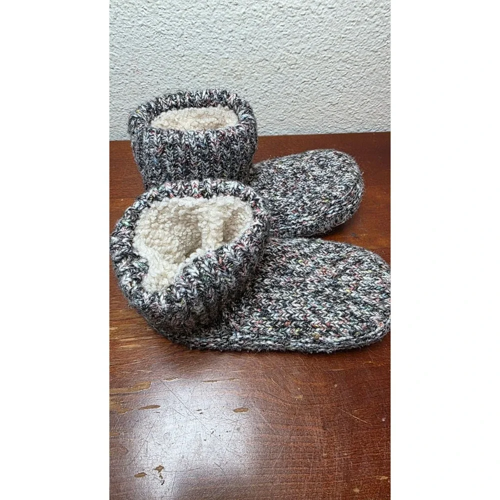 Bombas Youthful Knit Slippers Fleece Lining‎ Non-Slip Soles Size M/ 11-13